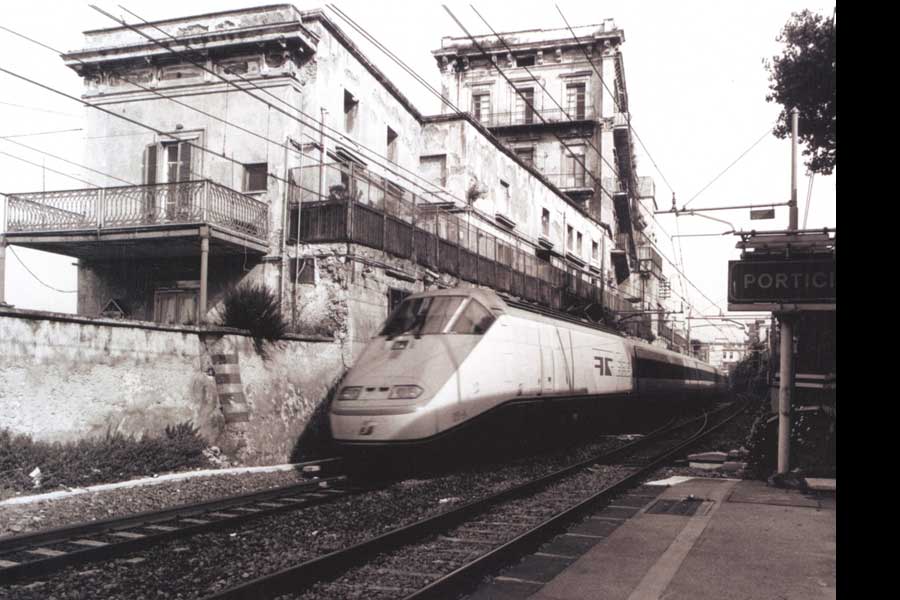 Bahnhof-Portici